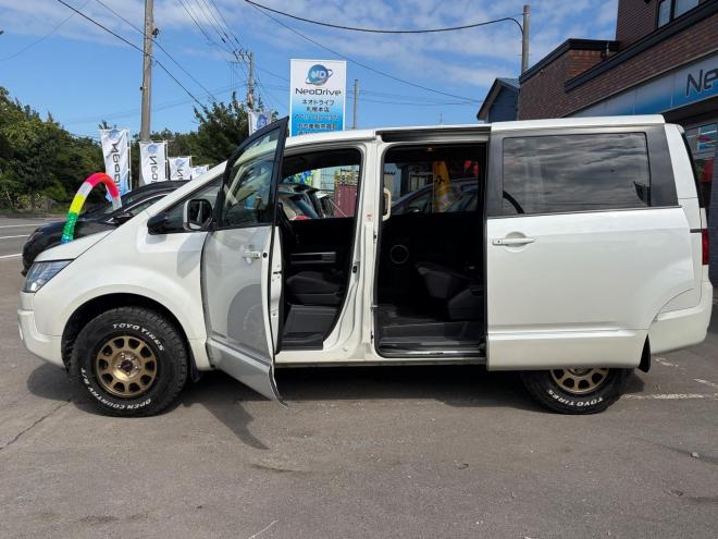 デリカD5 2.2DT Dパワーパッケージ 4WD ローンが不安な方＜優遇ローン＞ 本州仕入 寒冷地仕様 ナビ　後席モニター 4WD 2300 5Dr
