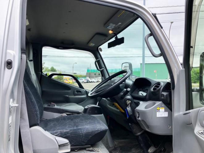 ダイナ中古　シングルジャストロー4WD　平ボディ　小型トラック