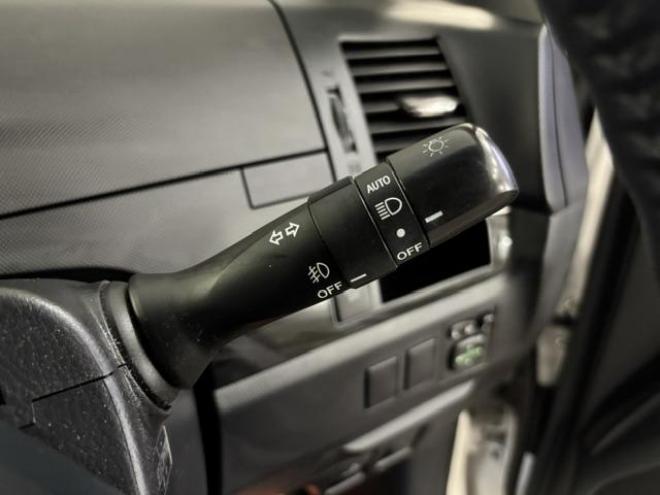 エスティマアエラス　プレミアムエディション　本州仕入　禁煙車　パワーバックドア　両側パワースライドドア　純正ナビ　地デジ　Ｂｌｕｅｔｏｏｔｈ　バックカメラ　純正ブラックハーフレザーシート　純正１８インチＡＷ　社外１６ＡＷ＋スタッドレスタイヤ付 4WD 2400 5Dr