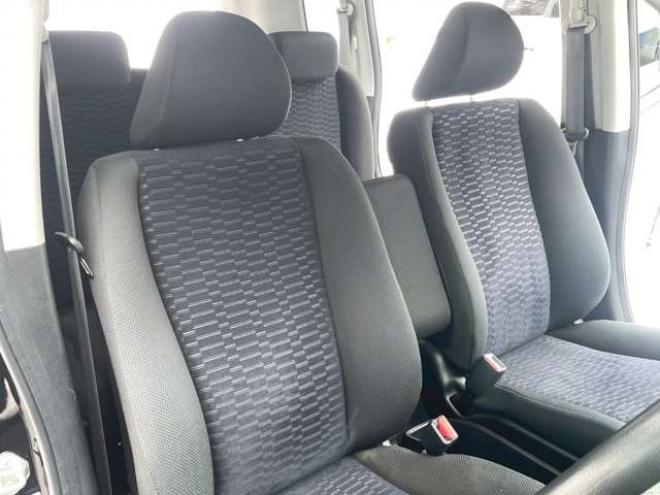 クロスロード2.0 20X HIDエディション 4WD　パワステ　パワーウィンドウ　アルミホイール　エアコン　ABS　バックカメラ　キーレスエントリー　3列シート　盗難防止装置　横滑り防止装置　ディスチャージドランプ　全塗装済 2000