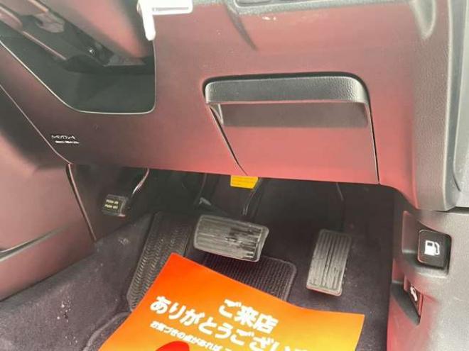 クロスロード2.0 20X HIDエディション 4WD　パワステ　パワーウィンドウ　アルミホイール　エアコン　ABS　バックカメラ　キーレスエントリー　3列シート　盗難防止装置　横滑り防止装置　ディスチャージドランプ　全塗装済 2000