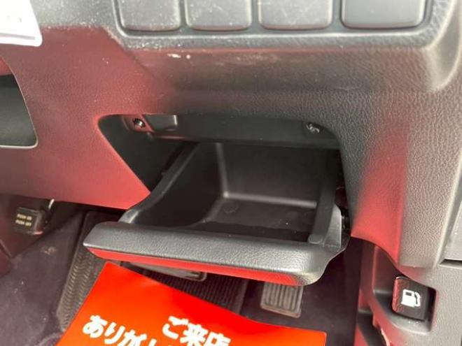 クロスロード2.0 20X HIDエディション 4WD　パワステ　パワーウィンドウ　アルミホイール　エアコン　ABS　バックカメラ　キーレスエントリー　3列シート　盗難防止装置　横滑り防止装置　ディスチャージドランプ　全塗装済 2000