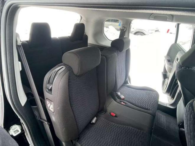 クロスロード2.0 20X HIDエディション 4WD　パワステ　パワーウィンドウ　アルミホイール　エアコン　ABS　バックカメラ　キーレスエントリー　3列シート　盗難防止装置　横滑り防止装置　ディスチャージドランプ　全塗装済 2000