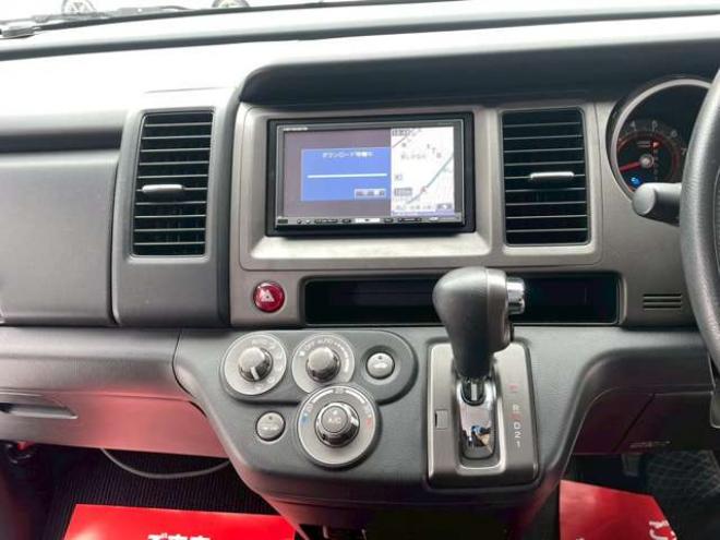 クロスロード2.0 20X HIDエディション 4WD　パワステ　パワーウィンドウ　アルミホイール　エアコン　ABS　バックカメラ　キーレスエントリー　3列シート　盗難防止装置　横滑り防止装置　ディスチャージドランプ　全塗装済 2000