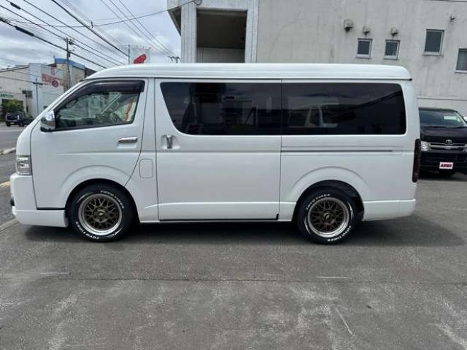 ハイエース2.7 GL ロング ミドルルーフ 4WD　プッシュスタート ETC パワースライドドア 前後ドラレコ 9インチナビ バックカメラ　フルセグTV DVD Bluetooth　フリップダウンモニター ベッドキット ワーク17AW　サブウーファー リアヒーター&クーラー 2700