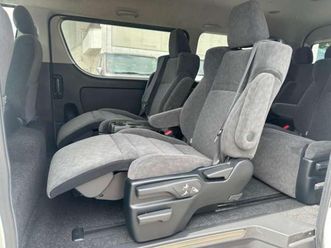 ハイエース2.7 GL ロング ファインテックツアラー 4WD　プッシュスタート　両側パワースライドドア　オートハイビーム ETC2.0 パノラマミックビュー ディスプレイオーディオ バックカメラ　Bluetooth　フルセグTV リアヒーター&クーラーコントローラー ルーフスピーカー 2700