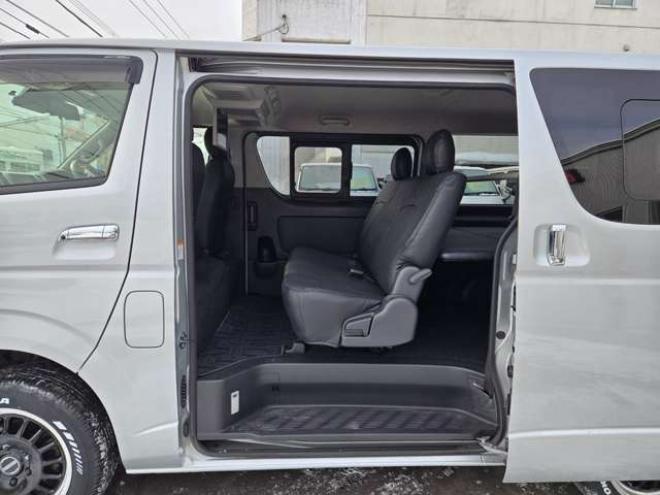 ハイエースバン2.8 スーパーGL ロング ディーゼルターボ 4WD　リアクーラー&ヒーター　プッシュスタート　スマートキー　　ベッドキッド LEDヘッドライト横滑り防止　衝突被害軽減　車線逸脱　トヨタ純正ナビ　フルセグTV　Bluetooth　Bカメラトヨタ純正リアモニター　ETC 2800