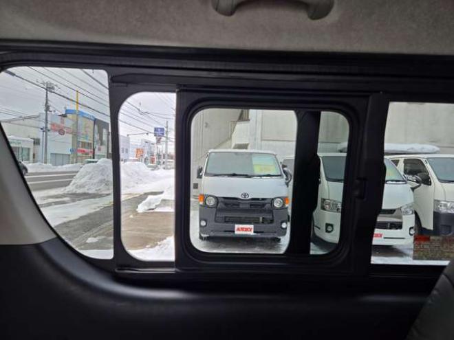 ハイエースバン2.8 スーパーGL ロング ディーゼルターボ 4WD　リアクーラー&ヒーター　プッシュスタート　スマートキー　　ベッドキッド LEDヘッドライト横滑り防止　衝突被害軽減　車線逸脱　トヨタ純正ナビ　フルセグTV　Bluetooth　Bカメラトヨタ純正リアモニター　ETC 2800