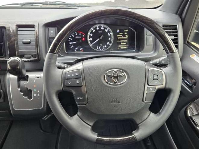 ハイエースバン2.8 スーパーGL ダークプライムII ロングボディ ディーゼルターボ 4WD　ESSEX FスポイラーVer3&サイドライナー&リアライナー　ESSEX　フロアマッド　ENCD17インチAW　ヨコハマPARADA17インチ　ハーフレザーシート　プッシュスタート　スマートキー　リアヒーター 2800