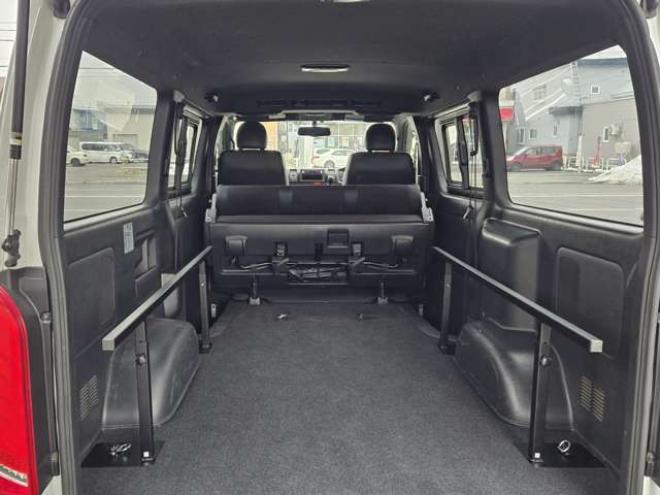 ハイエースバン2.8 スーパーGL ダークプライムII ロングボディ ディーゼルターボ 4WD　ESSEX FスポイラーVer3&サイドライナー&リアライナー　ESSEX　フロアマッド　ENCD17インチAW　ヨコハマPARADA17インチ　ハーフレザーシート　プッシュスタート　スマートキー　リアヒーター 2800