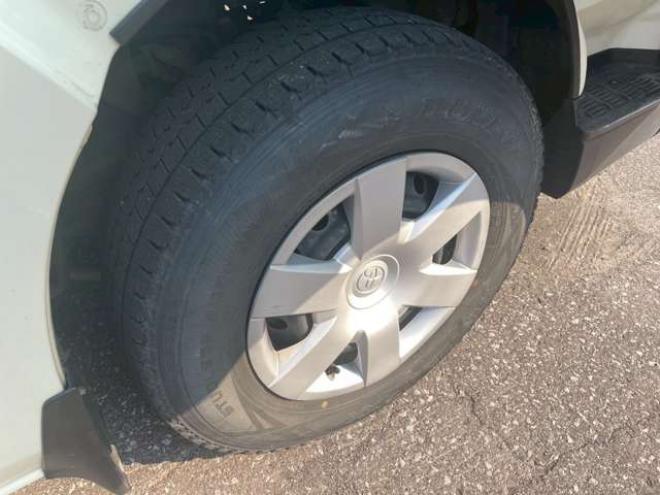 ハイエースコミューター 2.7 DX 4WD　4WD　乗車定員大人4人+幼児18人　置き去り防止装置　リヤヒーター　リヤエアコン 2700