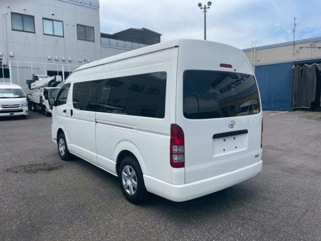 ハイエースコミューター 2.7 GL 4WD　4WD　14人乗り　リヤヒーター　リヤエアコン 2700