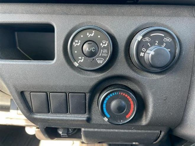 ハイエースバン3.0 中温冷凍バン ロング ディーゼルターボ 4WD　 3000