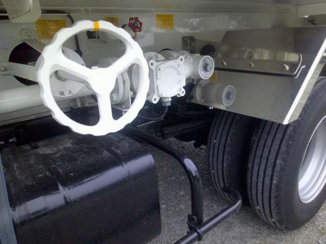 デュトロタンクローリー　2DG-XZU685M 新明和工業　 4WD 4000