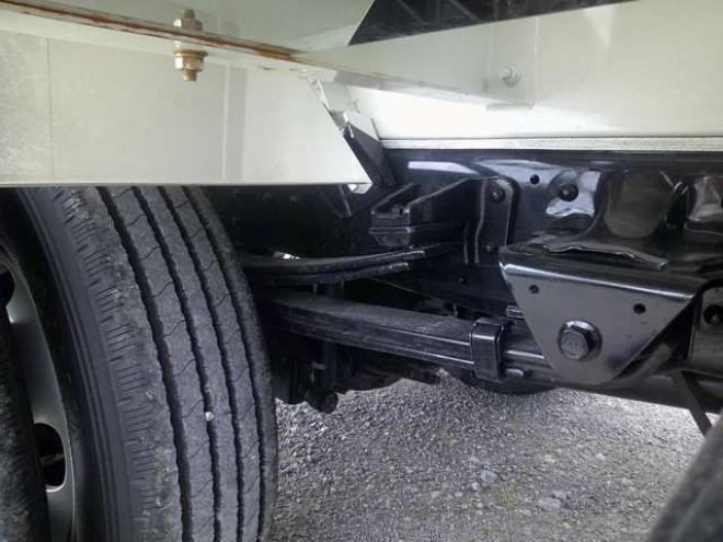 デュトロタンクローリー　2DG-XZU685M 新明和工業　 4WD 4000