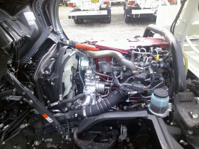 デュトロタンクローリー　2DG-XZU685M 新明和工業　 4WD 4000