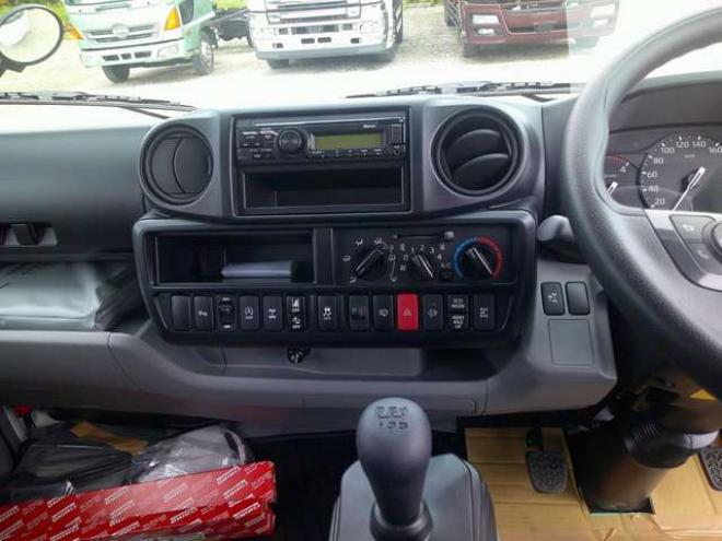 デュトロタンクローリー　2DG-XZU685M 新明和工業　 4WD 4000
