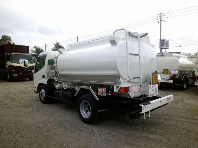 デュトロタンクローリー　2DG-XZU685M 新明和工業　 4WD 4000
