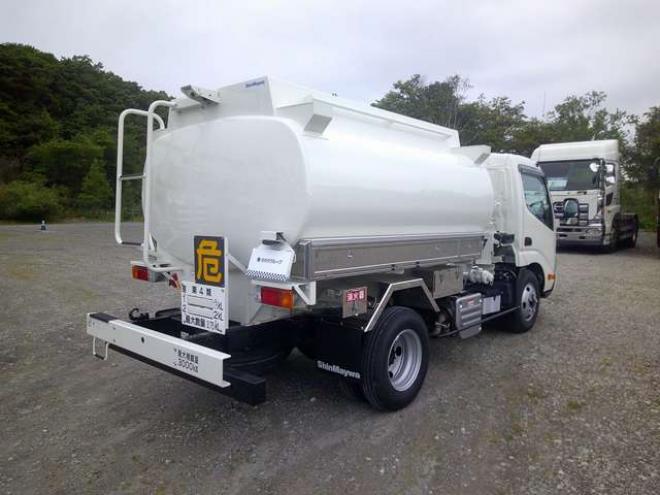 デュトロタンクローリー　2DG-XZU685M 新明和工業　 4WD 4000