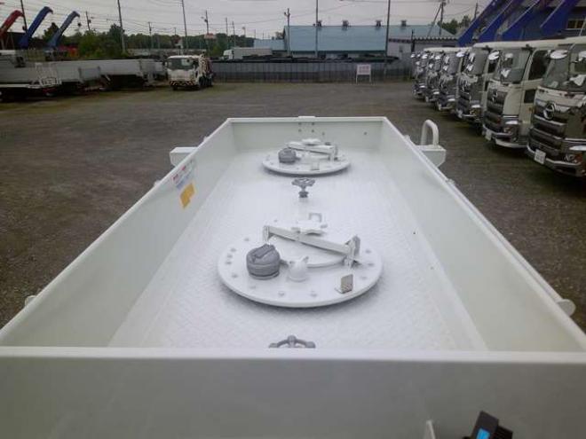 デュトロタンクローリー　2DG-XZU685M 新明和工業　 4WD 4000