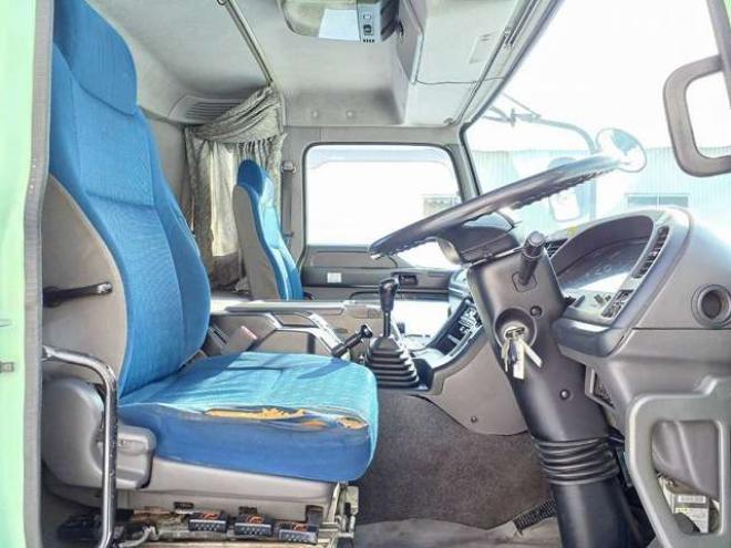 ギガコンテナ積　PDG-CYZ77V8　 2WD 9830