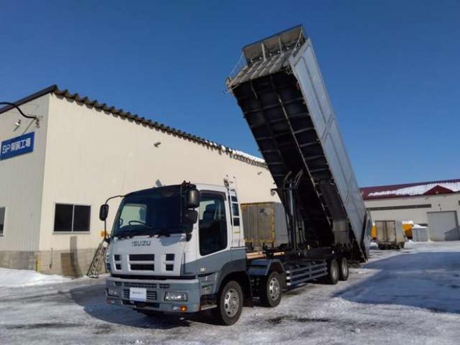 ギガ深ダンプ　PDG-CYH77W8 新明和工業　 2WD 9830