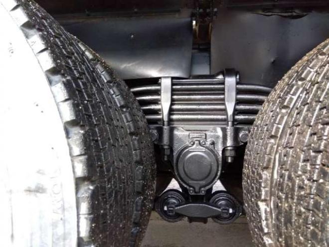 ギガ粉粒体運搬車  QKG-CYZ77A 新明和工業　 2WD 9830
