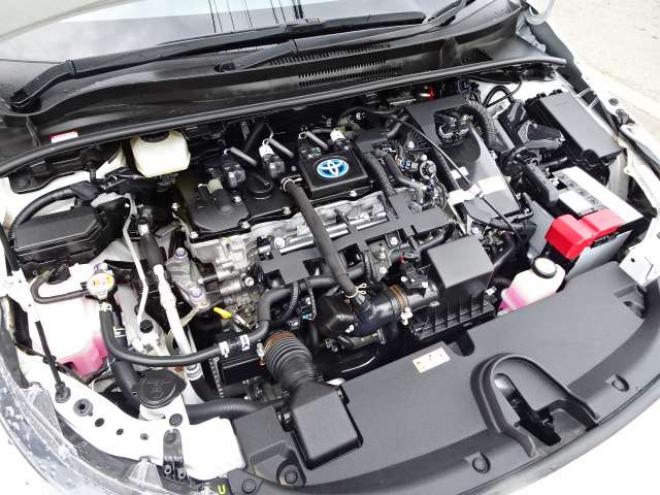 カローラツーリング　1.8 ハイブリッド G-X プラス E-Four 4WD　ハイブリッド機構含保証2年/走行距離無制限　4WD　ワンオーナー セーフティセンス ディスプレイオーディオ・ナビ　バックカメラ　LEDヘッドライト　W/B純正17インチアルミホイール ミラーヒーター 6SRS スマートキー 1800