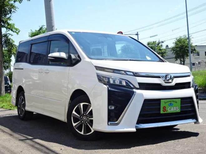 ヴォクシー2.0 ZS 4WD　本州車　保証1年/走行距離無制限　4WD　後期　純正10インチナビ　フリップダウンモニタ　両側パワースライドドア　　地デジ　バックカメラ　LEDヘッドライト　AUTOHIビーム　スマートキー　クルコン 2000