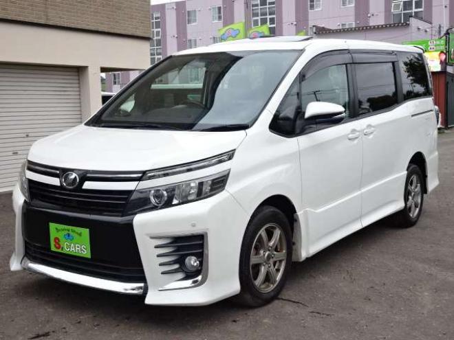 ヴォクシー2.0 ZS 4WD　本州車　保証/走行距離無制限　サンルーフ　4WD　ツインムーンルーフ　両側パワースライドドア　純正9型ナビ　　バックカメラ　Bluetooth接続　前後ドライブレコーダー　コーナーセンサー　ETC　LEDヘッドライト 2000