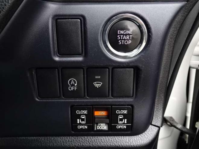 ヴォクシー2.0 ZS 4WD　本州車　保証/走行距離無制限　サンルーフ　4WD　ツインムーンルーフ　両側パワースライドドア　純正9型ナビ　　バックカメラ　Bluetooth接続　前後ドライブレコーダー　コーナーセンサー　ETC　LEDヘッドライト 2000