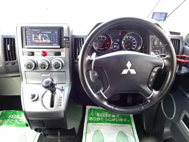 デリカD：5 2.2 D パワーパッケージ ディーゼルターボ 4WD　本州車　保証付1年/走行距離無制限　4WD　2.2ディーゼルターボ　両側パワースライドドア　社外ナビ　TV　バックカメラ　前席シートヒーター　ビルトインETC　純正HID　18インチアルミホイール　スマートキー2個 2300