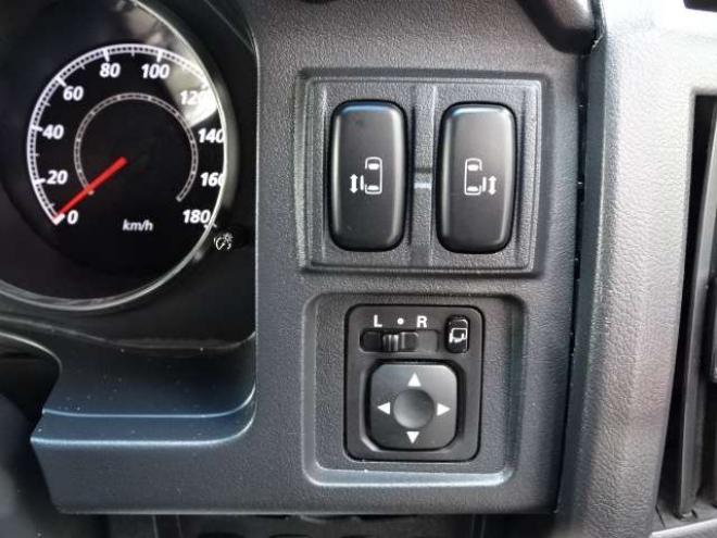 デリカD：5 2.2 D パワーパッケージ ディーゼルターボ 4WD　本州車　保証付1年/走行距離無制限　4WD　2.2ディーゼルターボ　両側パワースライドドア　社外ナビ　TV　バックカメラ　前席シートヒーター　ビルトインETC　純正HID　18インチアルミホイール　スマートキー2個 2300