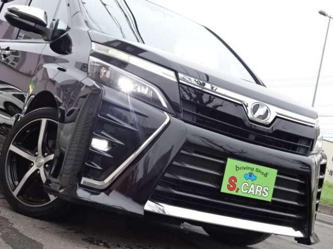 ヴォクシー2.0 ZS 煌 4WD　本州車　保証1年/走行距離無制限　4WD　後期　トヨタセーフティセンス　両側パワースライドドア　純正ナビ　地デジ　バックカメラ　エンジンスターター　LEDヘッドライト　ドライブレコーダー　AUTOHIビーム 2000