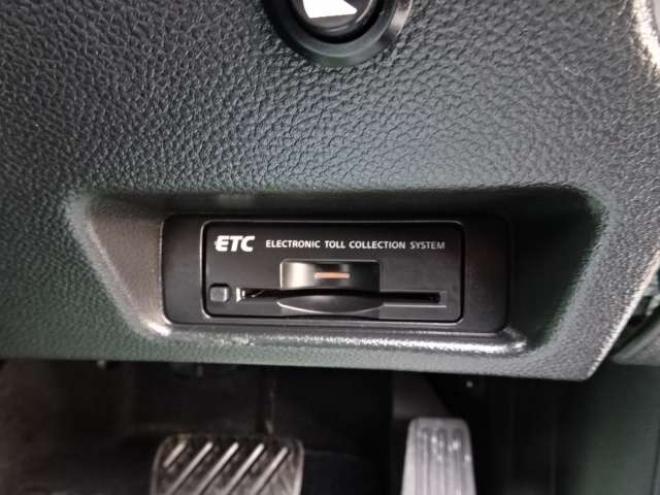スカイラインクロスオーバー3.7 370GT FOUR タイプP 4WD　本州車　純正エアロ　メーカーナビ　地デジ　フロントカメラ　サイドカメラ　バックカメラ　BOSEサウンドシステム　黒本革シート　パワーシート　シートヒーター　ETC　プッシュスタート　ステアリングスイッチ 3700