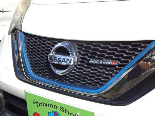 ノート1.2 e-POWER NISMO　本州車　ハイブリットシステム保証2年付　ワンオーナー　社外ナビ　Bluetooth接続　 エマージェンシーブレーキサポート　車線逸脱警報　NISMO純正アルミ　純正LEDヘッドライト　プッシュスタート　冬タイヤ付 2WD 1200