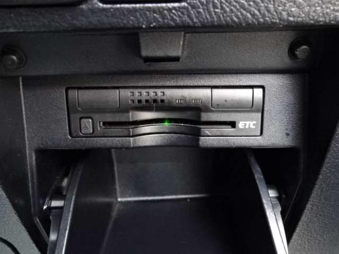 アルファード2.5 S 4WD　本州車　保証1年/走行距離無制限　4WD　両側パワースライドドア　社外9型ナビ　地デジ　バックカメラ　Bluetooth接続　LEDヘッドライト　前後ドライブレコーダー　ビルトインETC　冬タイヤ付属　純正18インチアルミ 2500