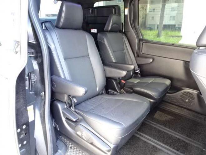 エスクァイア2.0 Gi 4WD　本州車　保証1年/走行距離無制限　4WD　モデリスタエアロ　トヨタセーフティセンスC　TEIN車高調　純正オプショングリル　両側パワースライドドア　純正10型ナビ　TV　バックカメラ　純正エンジンスターター 本革 2000