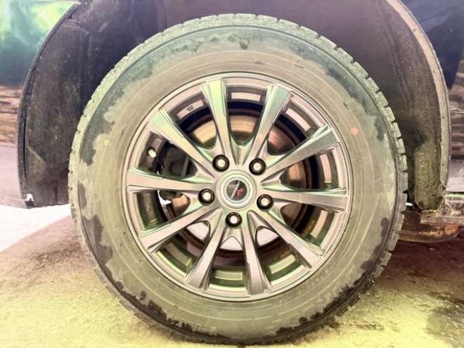 セレナ2.0 20X 4WD　防錆塗装4WDエンスタBカメETC積込タイヤ 2000