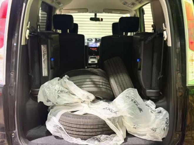 セレナ2.0 20X 4WD　防錆塗装4WDエンスタBカメETC積込タイヤ 2000