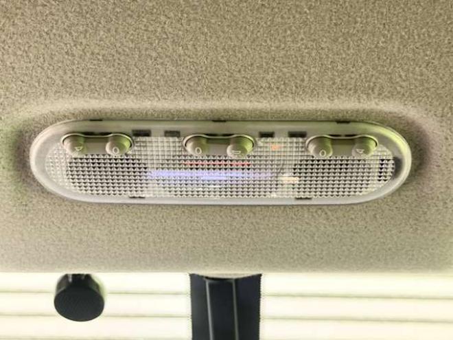 セレナ2.0 20X 4WD　防錆塗装4WDエンスタBカメETC積込タイヤ 2000