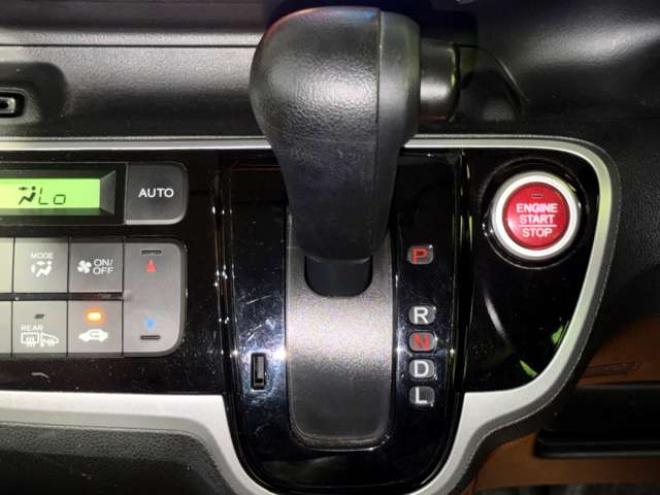 N-BOXG Lパッケージ 4WD　防錆塗装4WDTVナビBカメETC 660