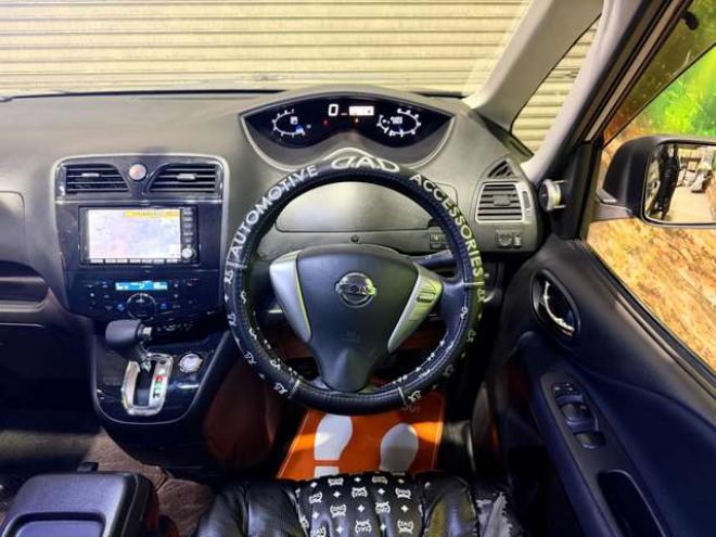セレナ2.0 ハイウェイスター Jパッケージ 4WD　防錆塗装4WDTVナビBカメ後席モニタETC 2000