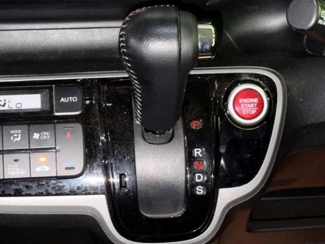 N-BOXカスタムG ターボSSパッケージ 4WD　防錆塗装4WDTVナビBカメエンスタ 660