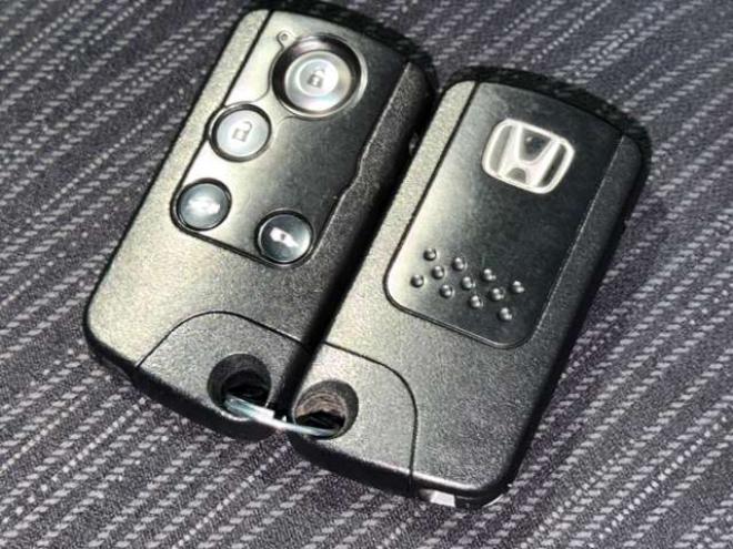 フリードスパイクハイブリッド1.5 ジャストセレクション　防錆塗装4WDTVナビBカメETC 1500