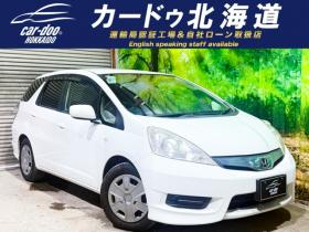 フィットシャトルハイブリッド　1.3 C　防錆塗装キーレスCDポータブルTV積込タイヤ 2WD 1300