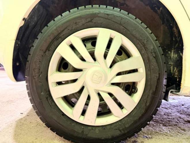 フィット1.3 13G Fパッケージ 4WD　防錆塗装4WDスマキー 1300