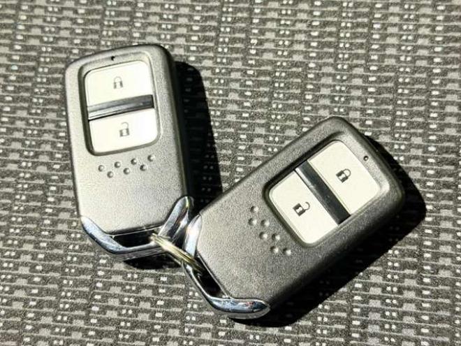 フィット1.3 13G Fパッケージ 4WD　防錆塗装4WDスマキー 1300