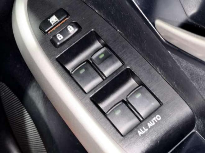 プリウス1.8 S　防錆塗装TVナビBカメETC 2WD 1800