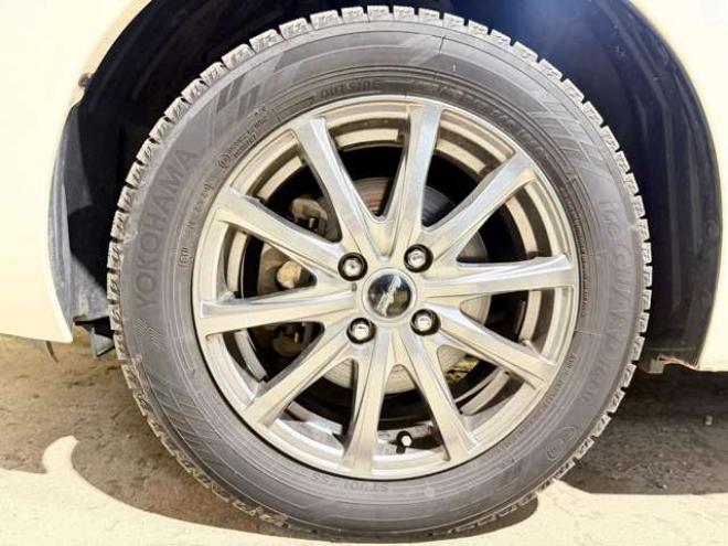 フィット1.3 13G Lパッケージ 4WD　防錆塗装4WDスマキーCD積込タイヤ 1300